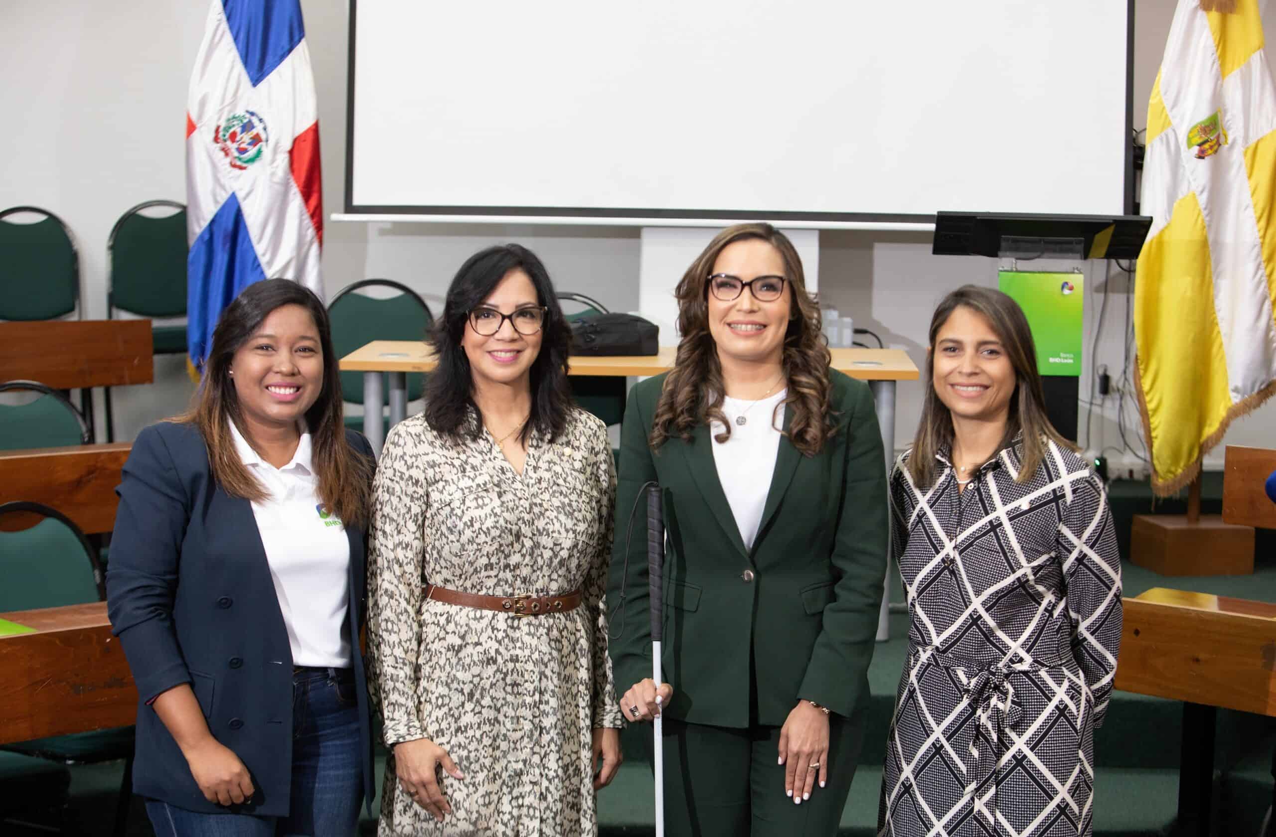 BHD León y Fundación Francina dirigen programa de formación para mujeres con discapacidad visual