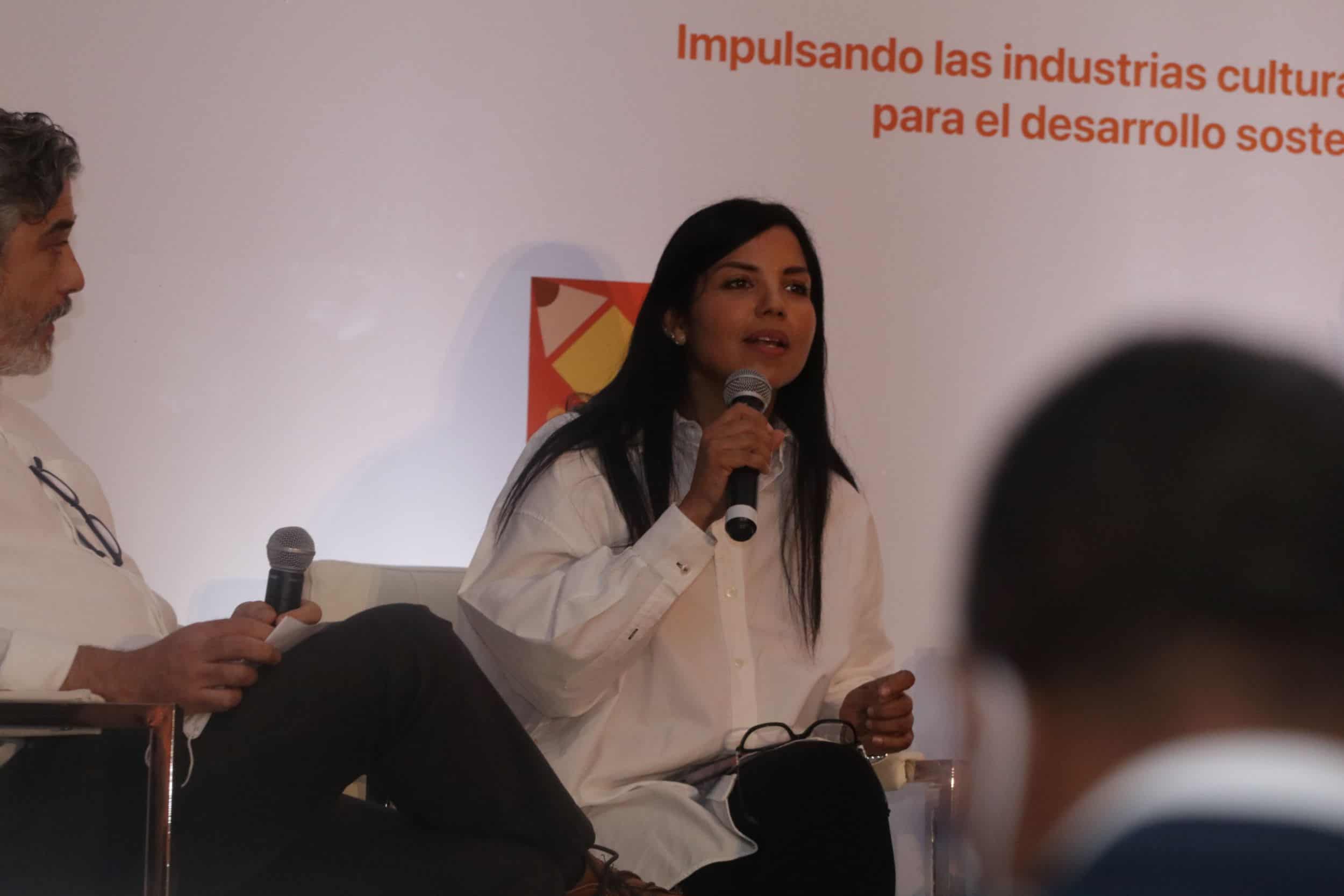 Panel sobre Gastronomía Dominicana Contemporánea con la chef Inés Páez, Chef Tita, Foro Caribe Naranja Panel sobre Gastronomía Dominicana Contemporánea con la chef Inés Páez, Chef Tita, Foro Caribe Naranja