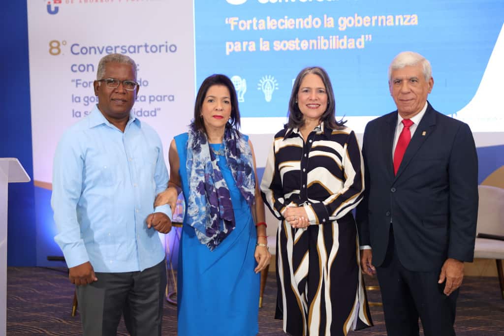 Mario Serrano, Arelis Rodriguez, Yara Hernandez y Rafael Genao.